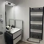 Rez דירה