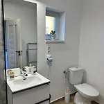 Rez דירה