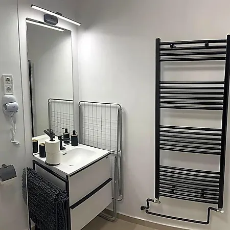 Rez Apartment *